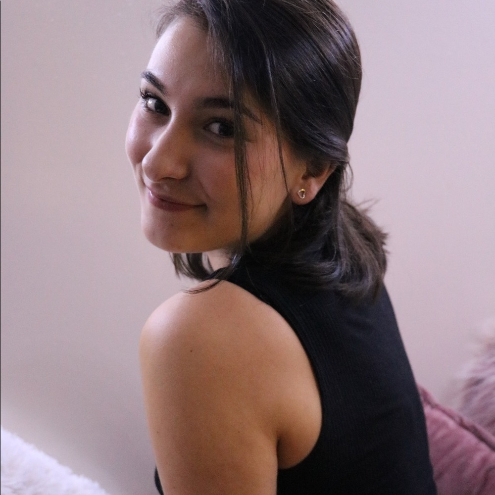 Meet your Posher, Olivia